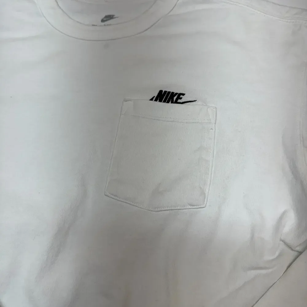Nike Shirt Mens Small White Long Sleeve Pocket Crew Neck 100% Cotton Tagless
